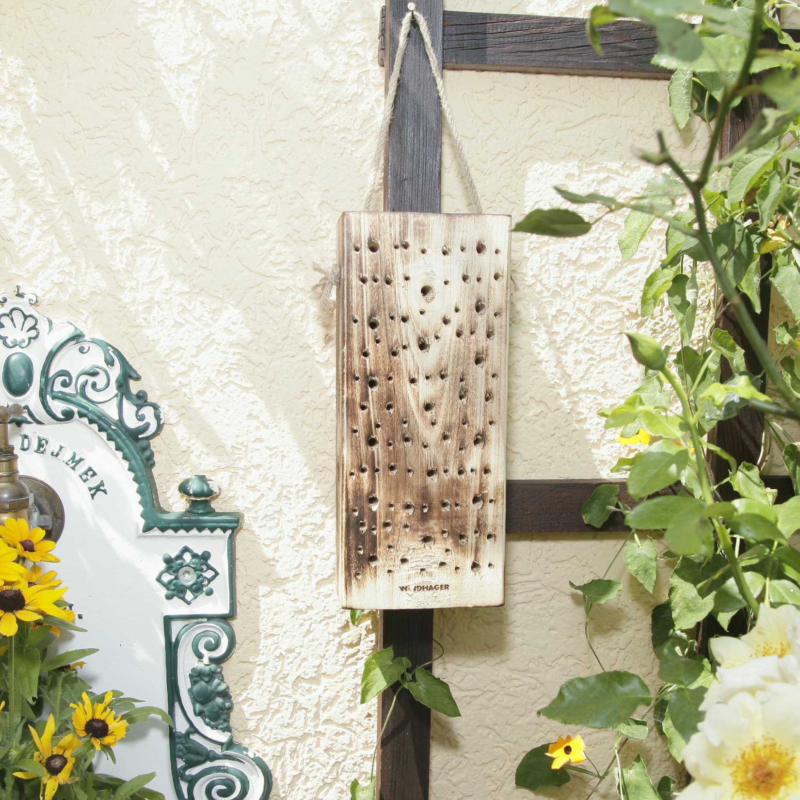 Forest bee nest wood - nesting aid for bees