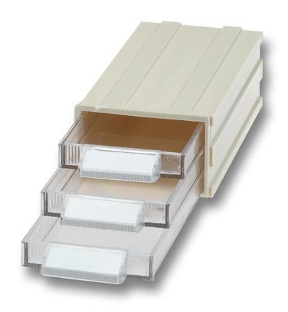 Flume-box 2/3 with 3 drawers without classification. Drawers inside 129 x 57 x 10 mm.